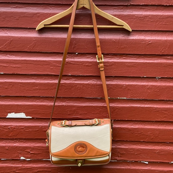Dooney & Bourke Vintage Bone & British Tan Leather Carrier Shoulder Bag - Picture 2 of 16